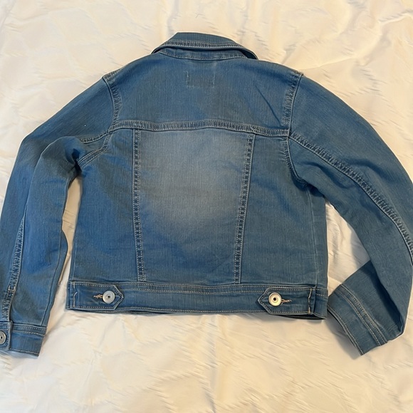 Practically new jean jacket - Picture 4 of 4